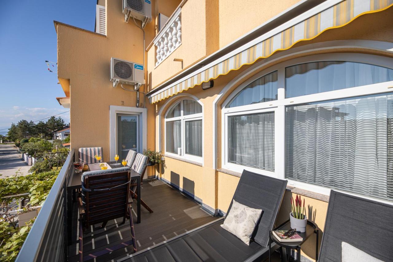 Ferienwohnung Pansion Tina Šilo Exterior foto